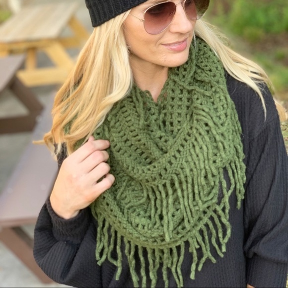 LAST ONE! Green Lattice Fringe Infinity Scarf - Picture 2 of 4